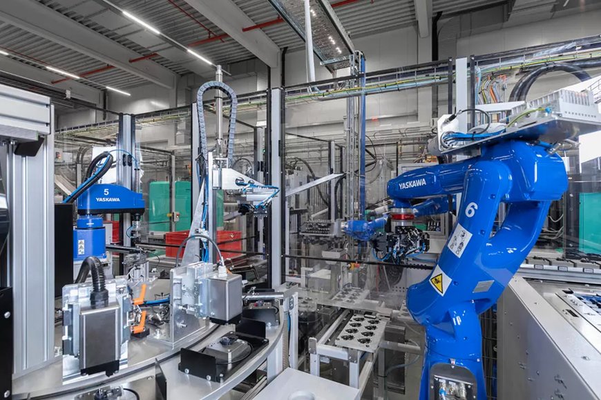 HOCHAUTOMATISIERTE PRODUKTION VON MEHREREN MILLIONEN STECKERN